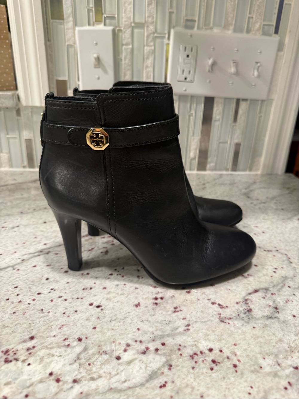 Tory Burch US 8.5M Bristol Black Leather Belted Logo Ankle Boots Booties